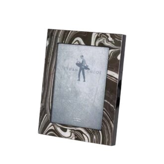 Cornice Astratta Bianca e Nera 15x20